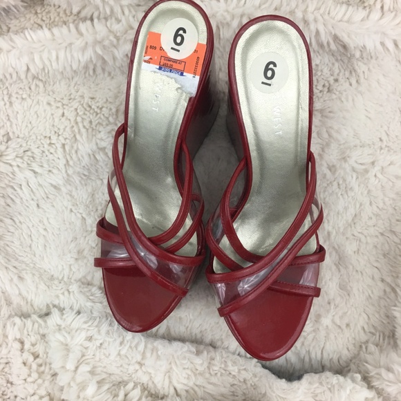 Nine West Red Platform Wedges Sz 6 - Picture 2 of 6